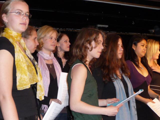 Frauenchor she sings.JPG